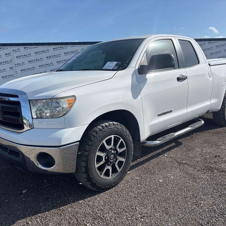 2011 TOYOTA TUNDRA