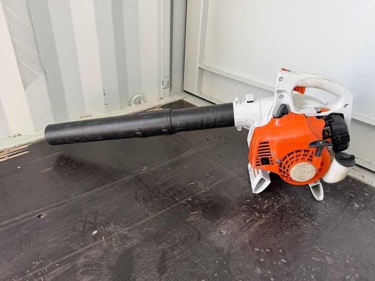 #6031-•-stihl-bg50-handheld-leaf-blower-image-1
