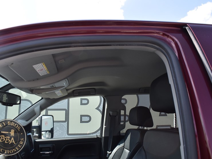 2017-chevrolet-silverado-3500hd-ltz-image-23