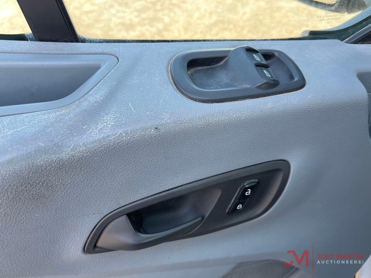 2019-ford-transit-image-19