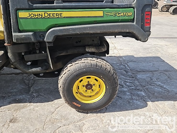 2012-john-deere-gator-image-12