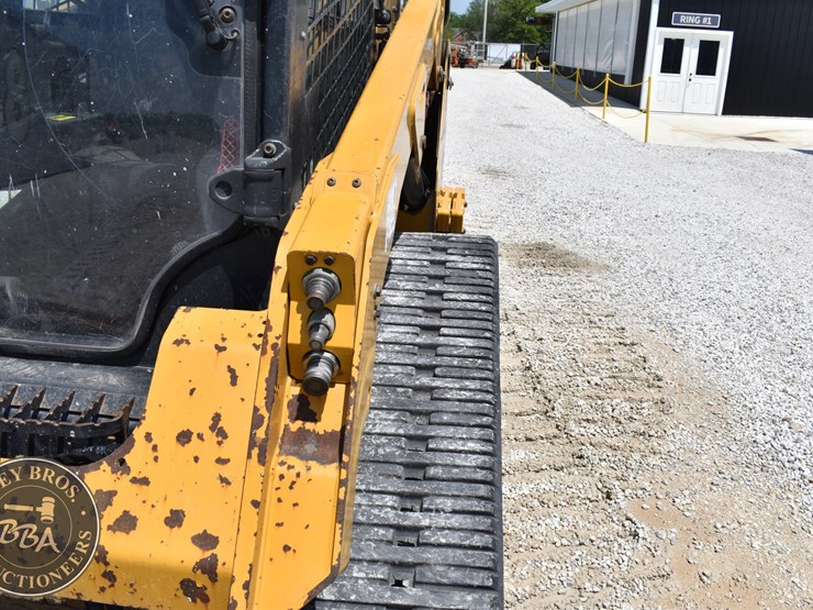 2019-caterpillar-259d-image-17