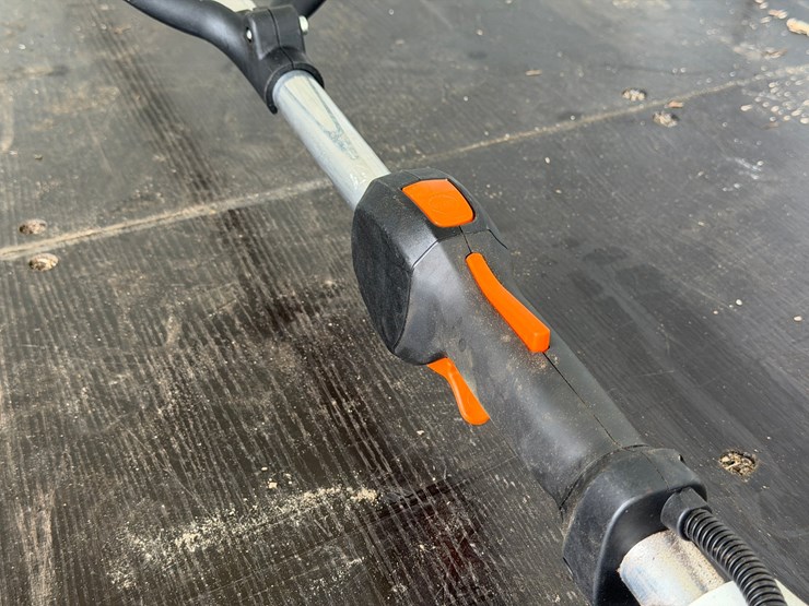 #6024-•-stihl-fc91-edger-image-3