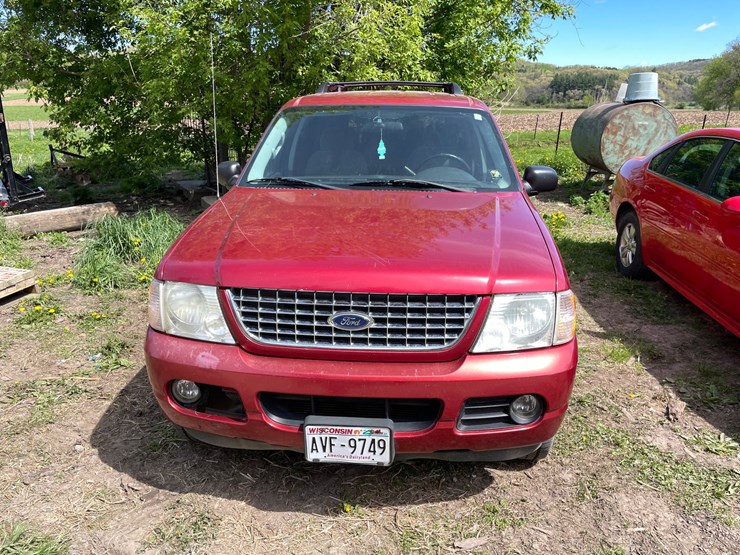 2005-ford-explorer-image-2