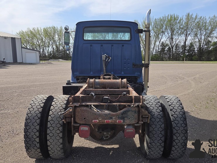 1994-ford-l8000-image-6
