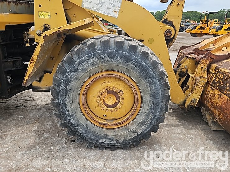 2009-caterpillar-938h-image-10