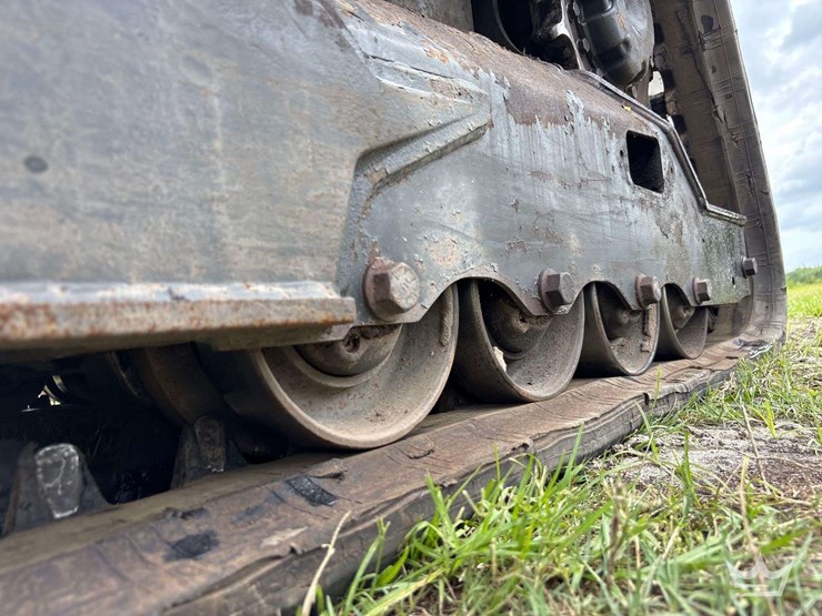 2021-bobcat-t64-image-30