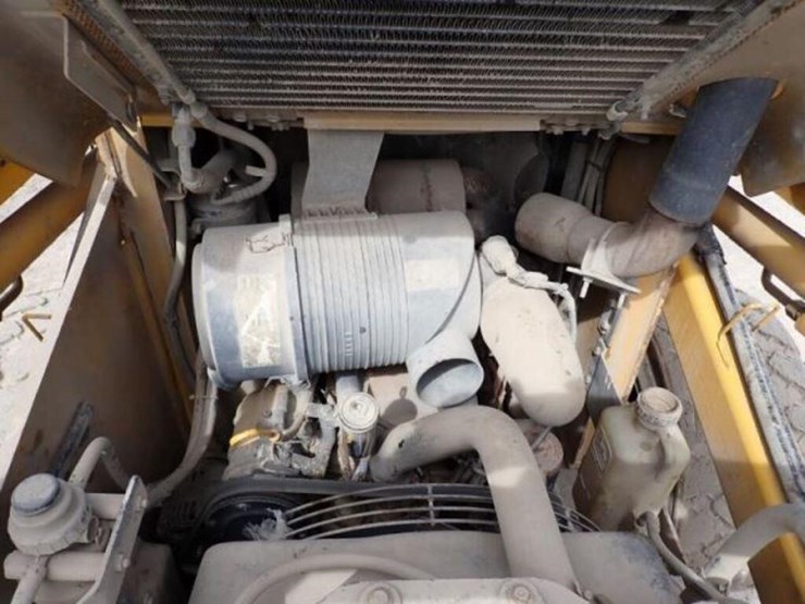 2008-john-deere-328-image-38