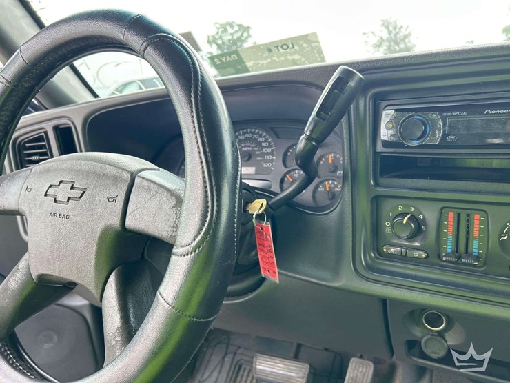 2005-chevrolet-silverado-1500-image-13