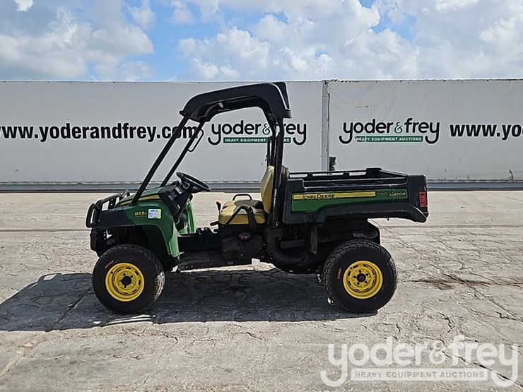 2012-john-deere-gator-image-3