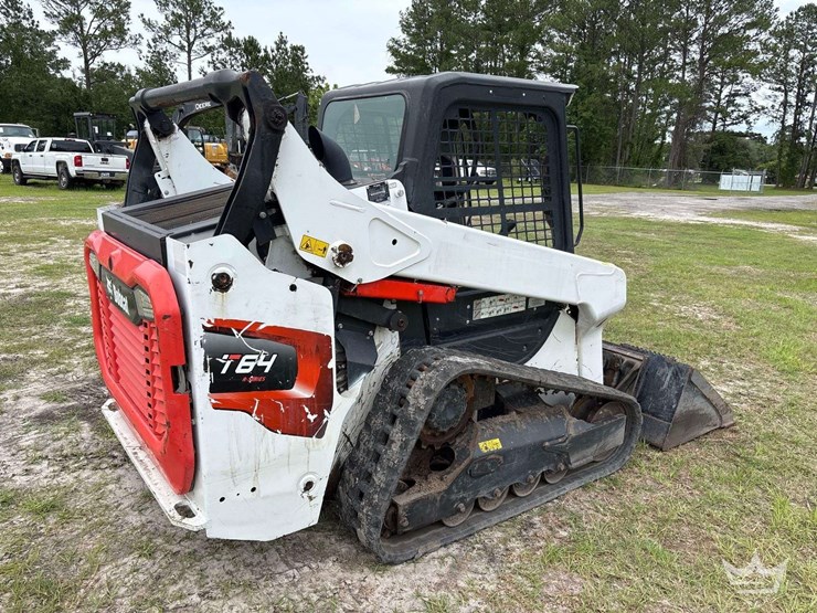 2021-bobcat-t64-image-3