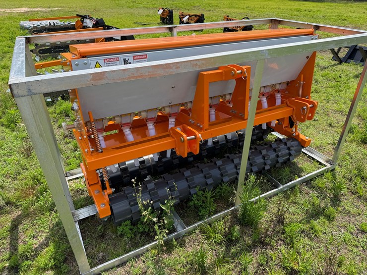 caterpillar-12-image-1