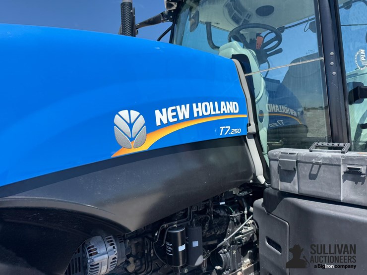 2013-new-holland-t7.250-image-17