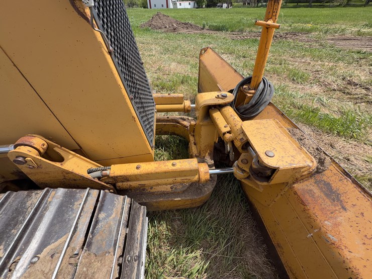 1995-caterpillar-d4c-image-25