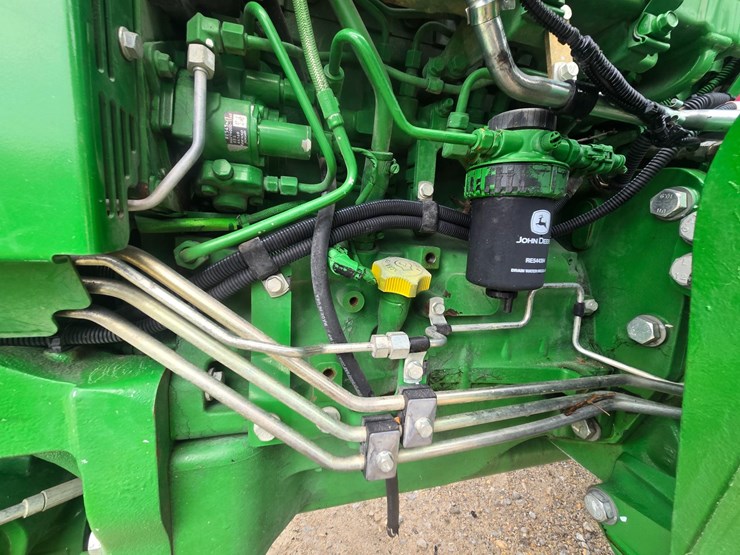 john-deere-6105d-image-23