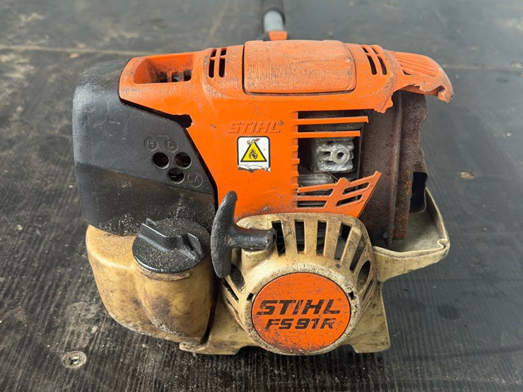 #6076-•-stihl-fs91r-2.5'-hedge-trimmer-image-2