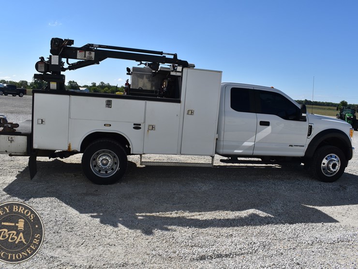 2017-ford-f550-xl-image-8