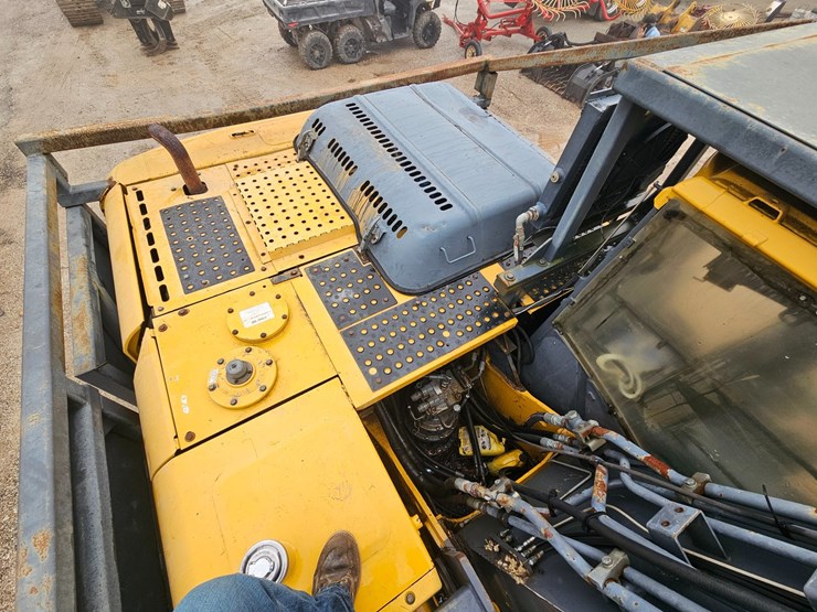 2010-deere-200d-lc-image-19