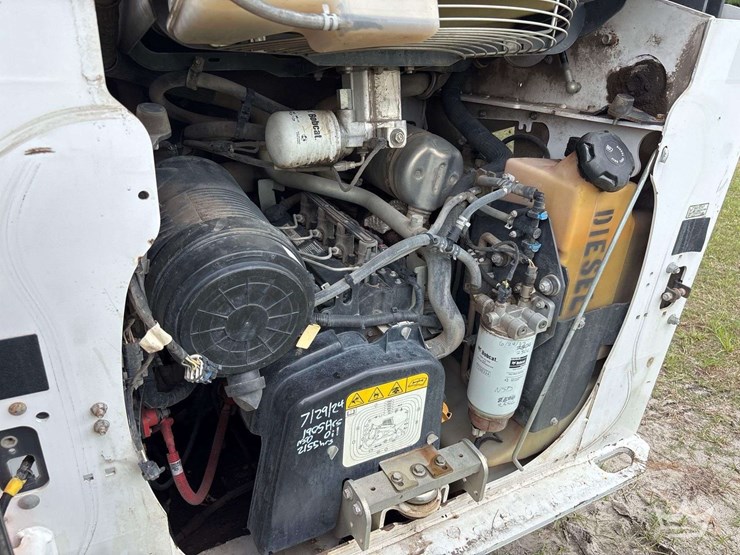 2021-bobcat-t64-image-16