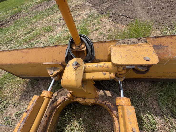 1995-caterpillar-d4c-image-26