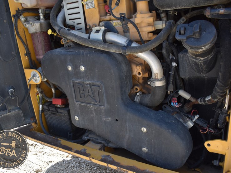 2019-caterpillar-259d-image-31