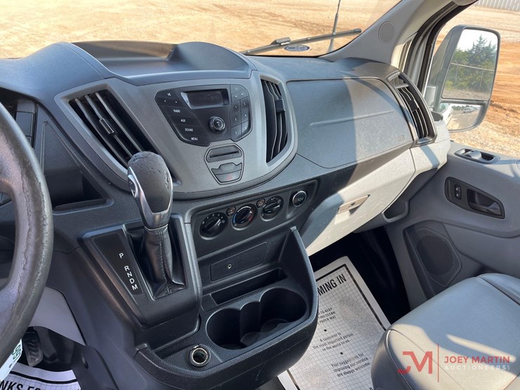 2019-ford-transit-image-21