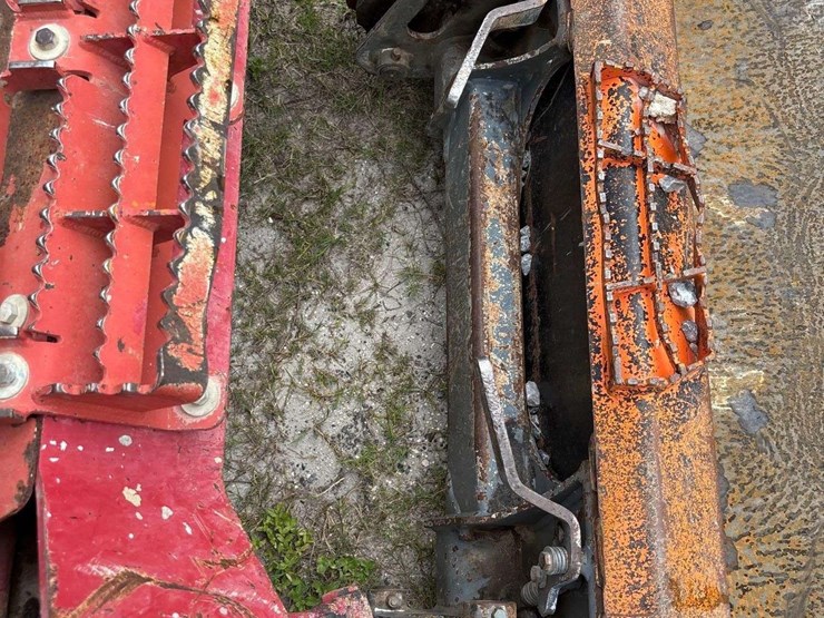 takeuchi-tl10v2-image-9
