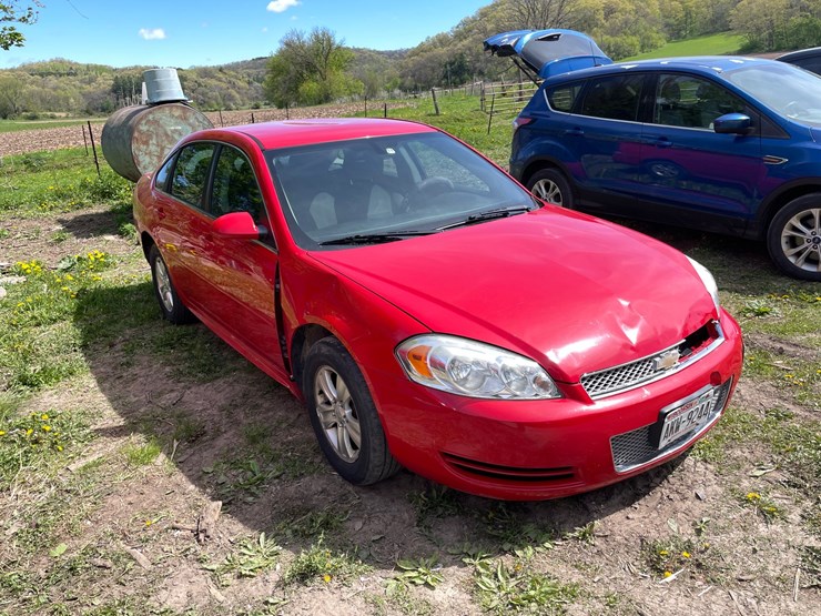 #2101-•-2013-chevy-impala-(has-wi-title)-image-3