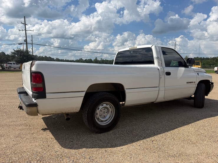 2001-dodge-ram-1500-image-3
