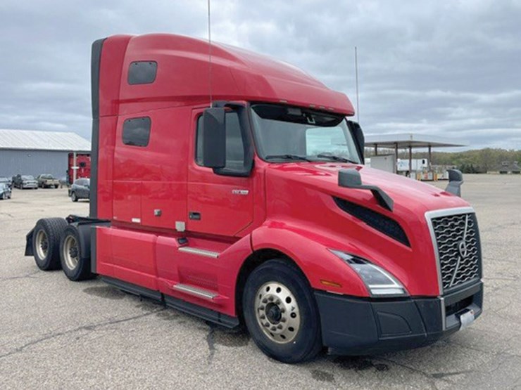2021-volvo-vnl-760-image-1