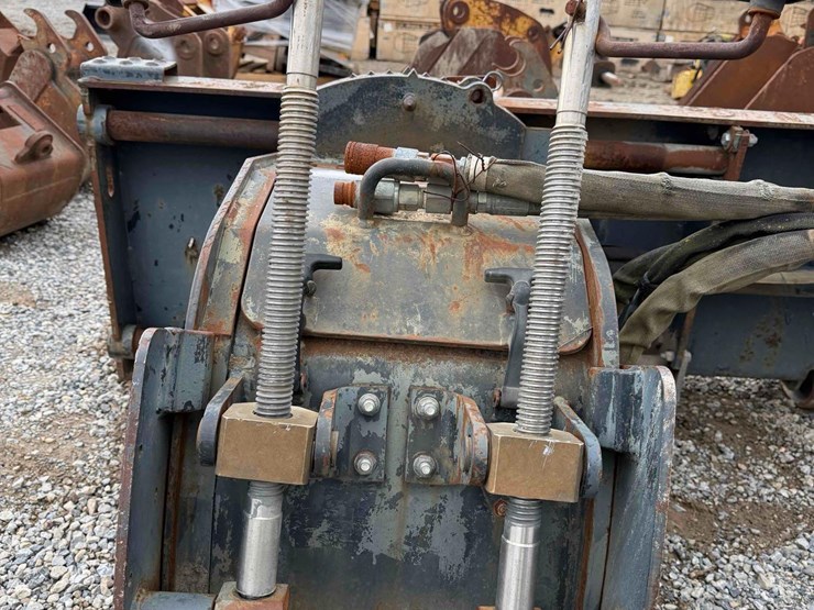 14”-bobcat-hydraulic-fast-cut-image-6