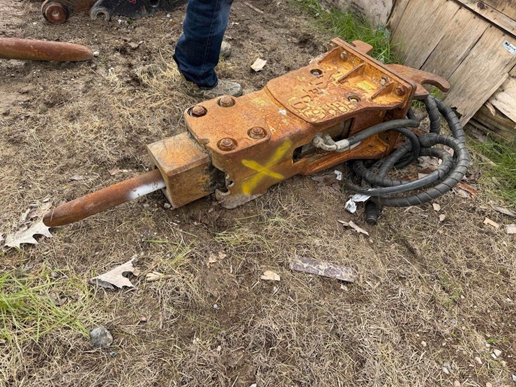 indeco-hydraulic-hammer-attachment-image-1