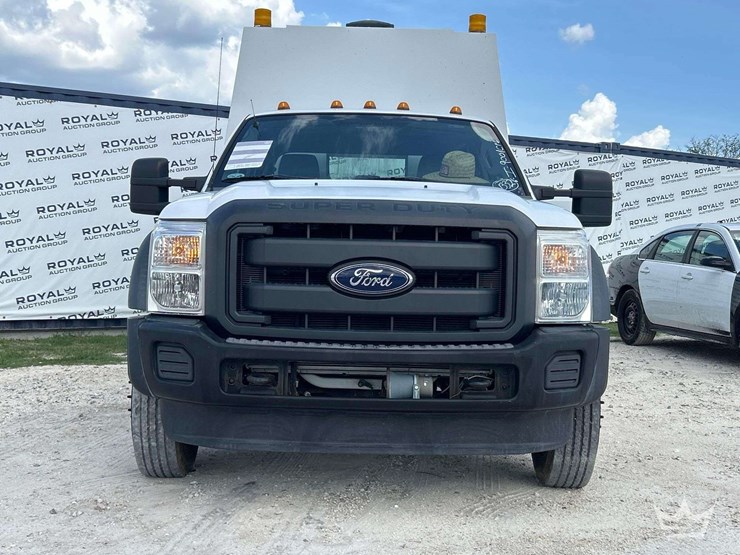 2013-ford-f450-image-24