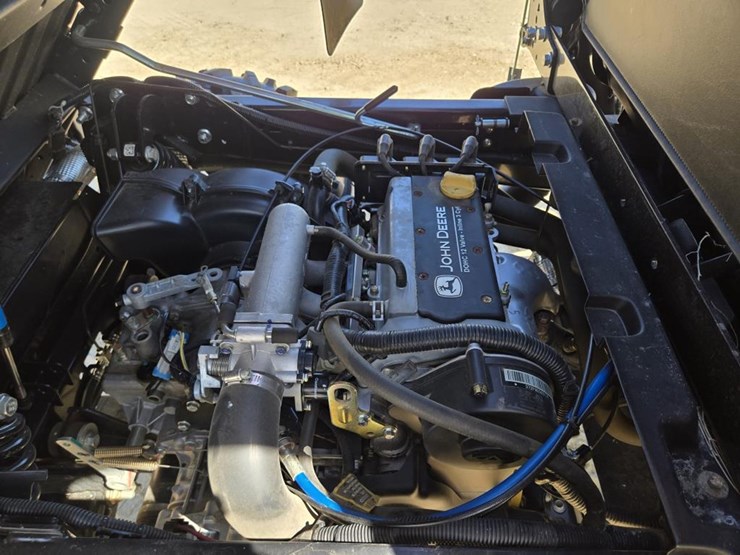 john-deere-gator-image-14