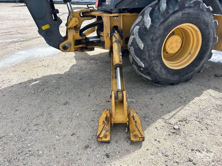 deere-410l-image-43