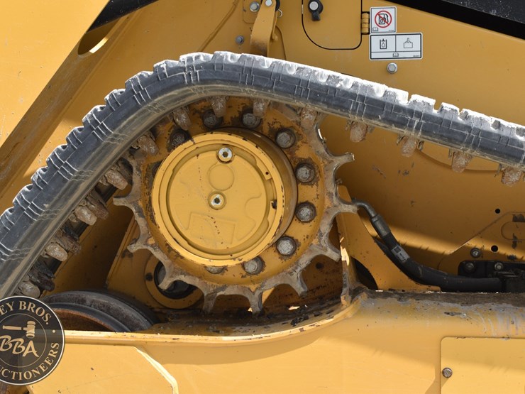 2023-caterpillar-259d3-image-32