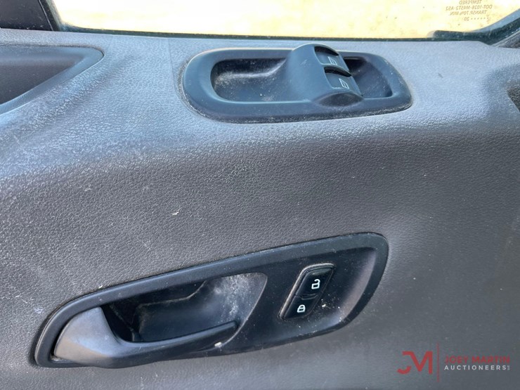 2020-ford-transit-image-18