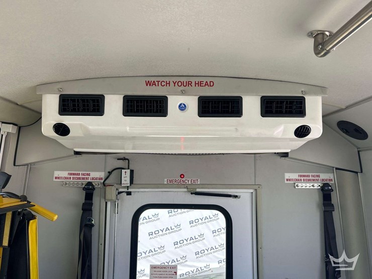 2017-ford-e450-image-25