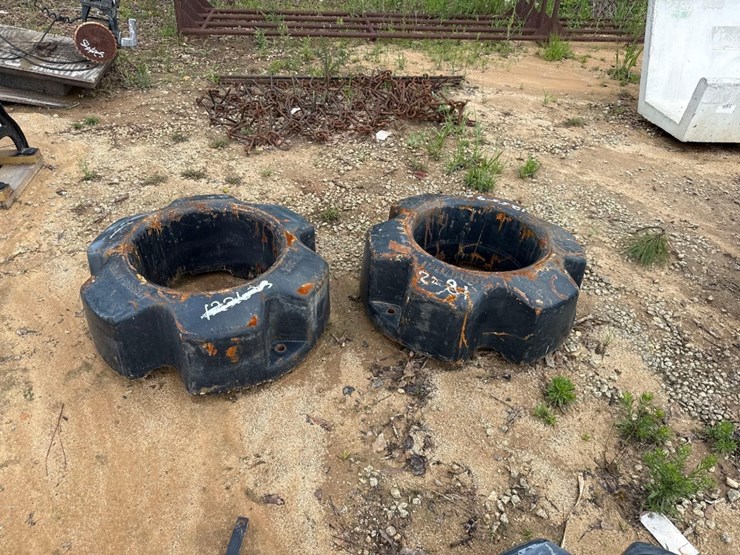 2281---2---1000lb-case-ih-rear-wheel-weights-image-1