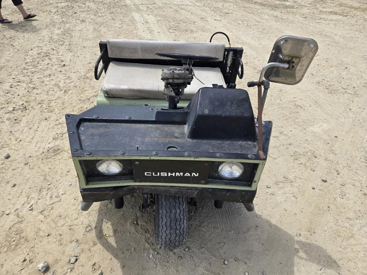 #1966-•-cushman-golf-cart-image-2