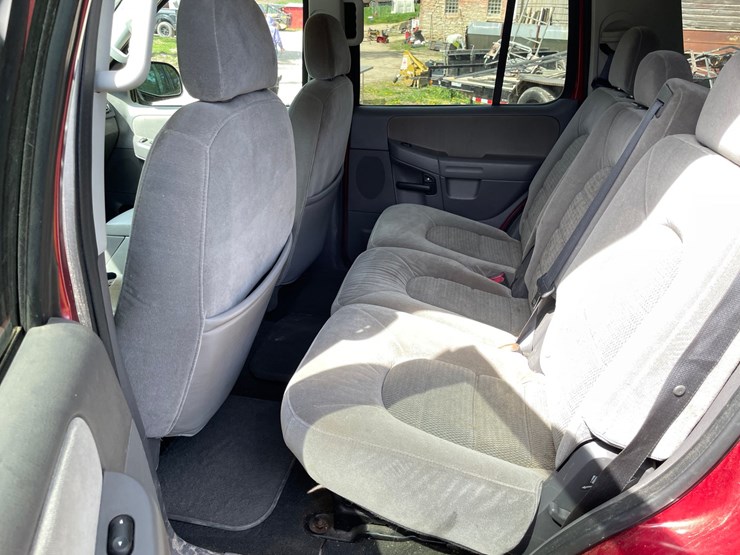 2005-ford-explorer-image-29