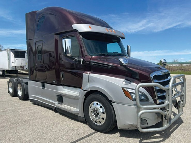 2021-freightliner-cascadia-126-image-1