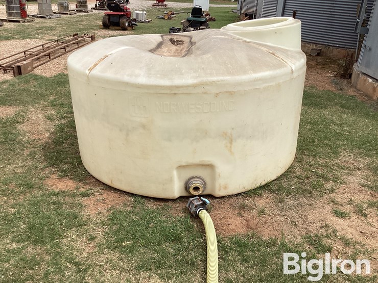 norwesco-800-gal-storage-tank-image-4