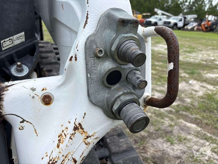 2021-bobcat-t64-image-11