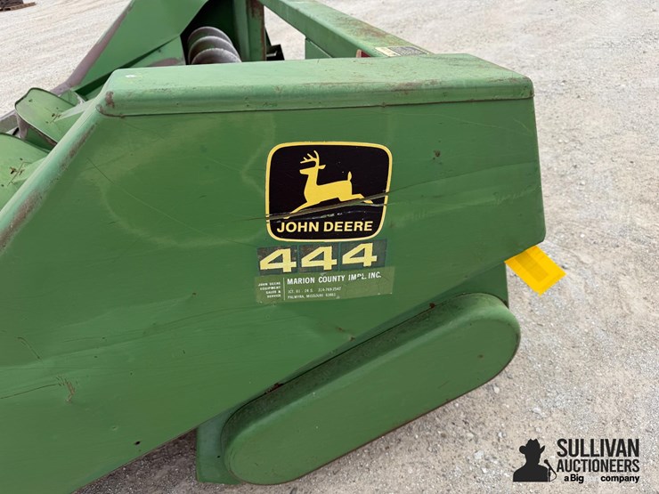 john-deere-444-image-11