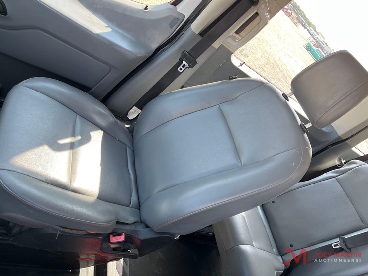 2019-ford-transit-image-21