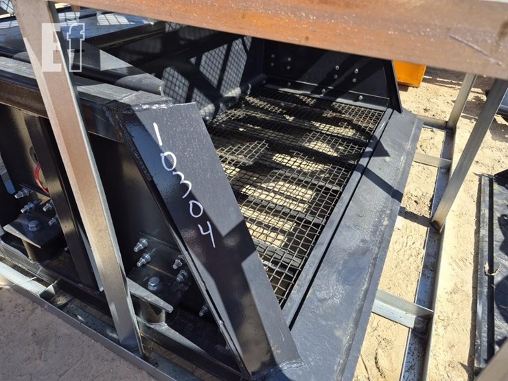 landhonor-hsb-12-72w-hydraulic-screening-bucket-image-2