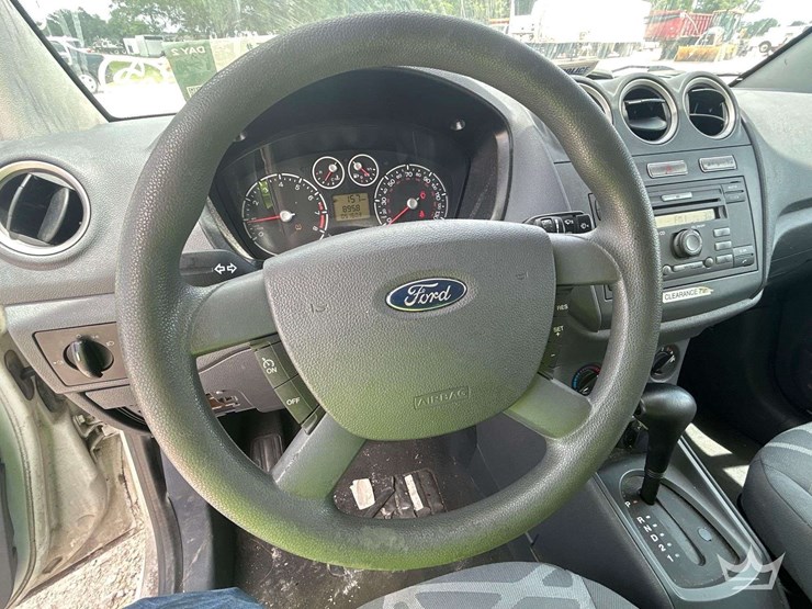 2011-ford-transit-connect-image-12