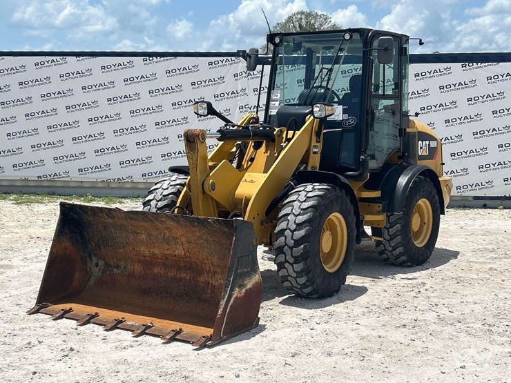 2018-caterpillar-908m-image-1