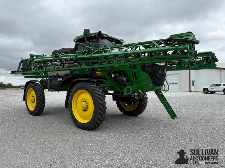 2024-john-deere-412r-image-3